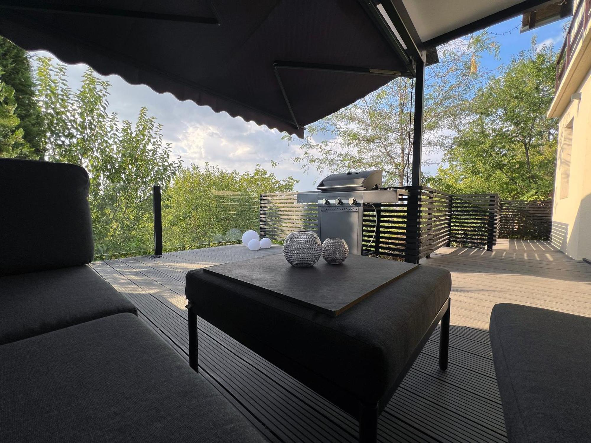 Pergola House In A Green Oasis With Fantastic View Petrovaradin Exterior photo